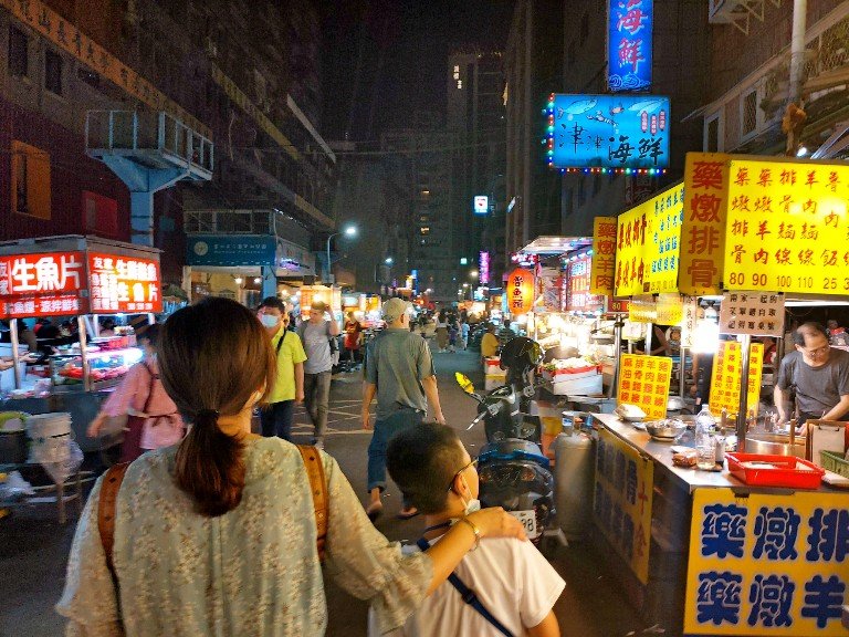 每家感覺都好吃 台北廣州街&華西街觀光夜市